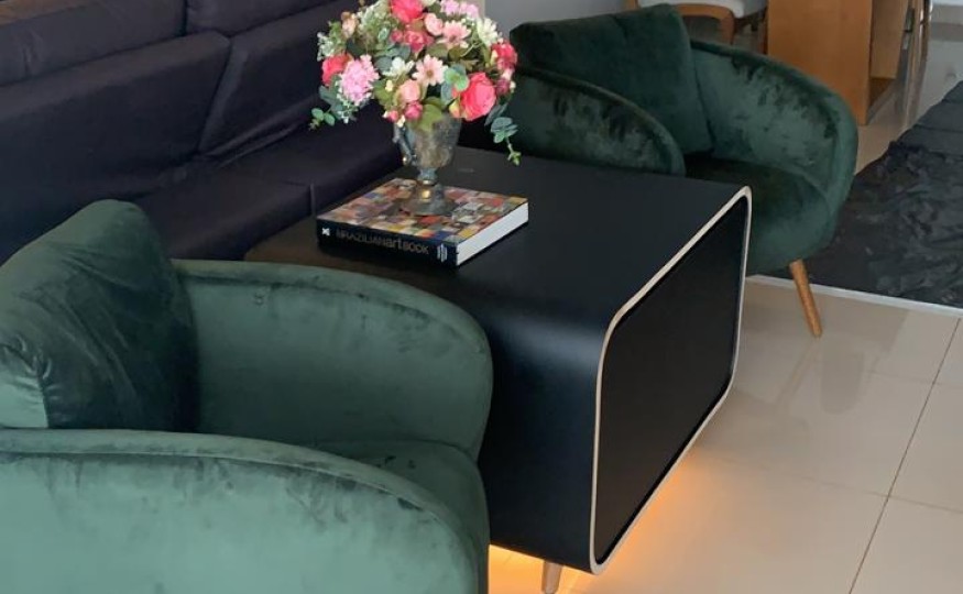 Inspirações para integrar uma mesa de centro refrigerada ao seu ambiente de forma harmoniosa