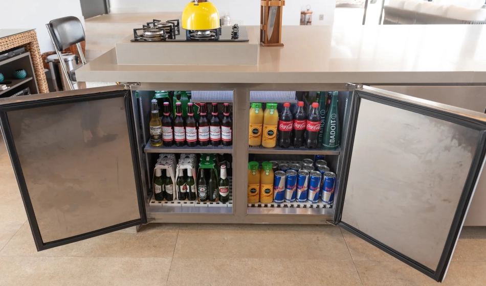 Cervejeira e gaveta congelada